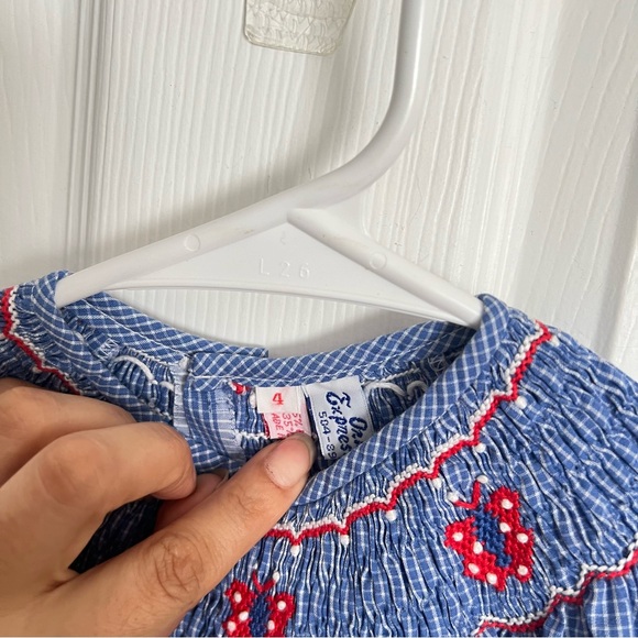 Hand Smocked (Girl) Hand Smocked, Lightweight Cotton - Picture 4 of 5